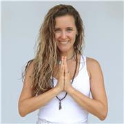 PROFESORA DE YOGA TERAPEUTICO ESPCIALIZADA EN YOGA SENSIBLE AL TRAUMA Y TCA.